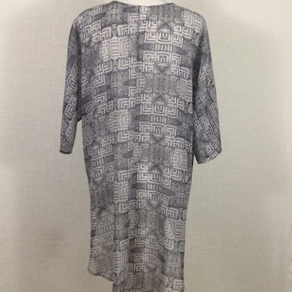 LuLaRoe Lindsay - light and gorgeous - Picture 4 of 7